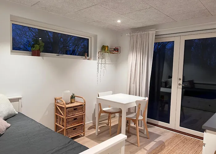 Cosy Guesthouse In Peaceful Garden Surroundings